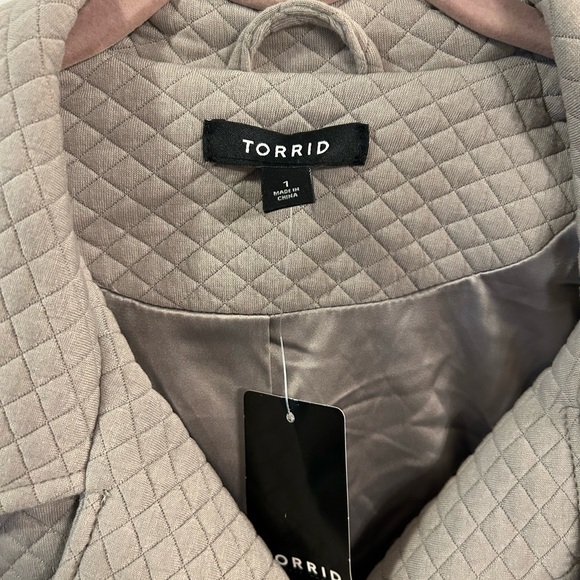 Torrid Gray Quilted Women's Jacket - Picture 5 of 6